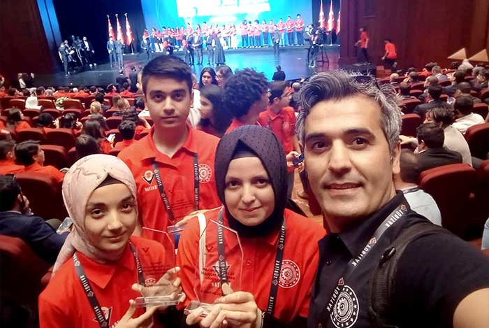 53.TÜBİTAK Lise Öğrencileri Araştırma Projeleri Final Yarışmasında Üçüncülük ve Teşvik Ödülü Başarısı