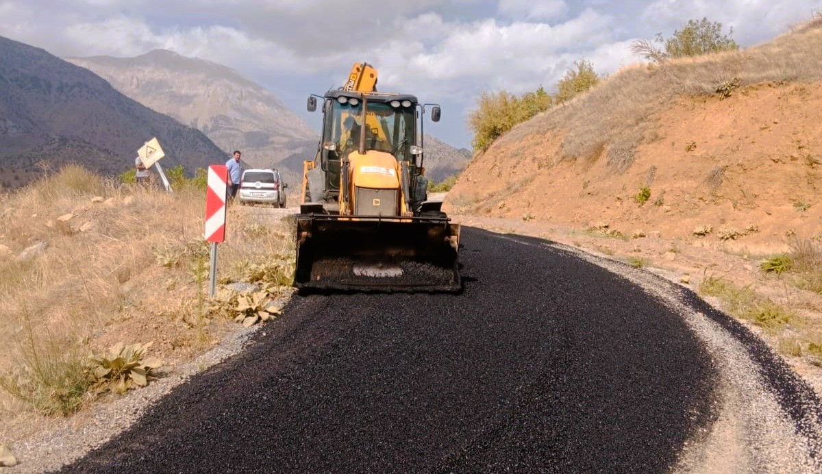 Büyükşehir, Ekinözü Kırsalında Ulaşımı İyileştiriyor