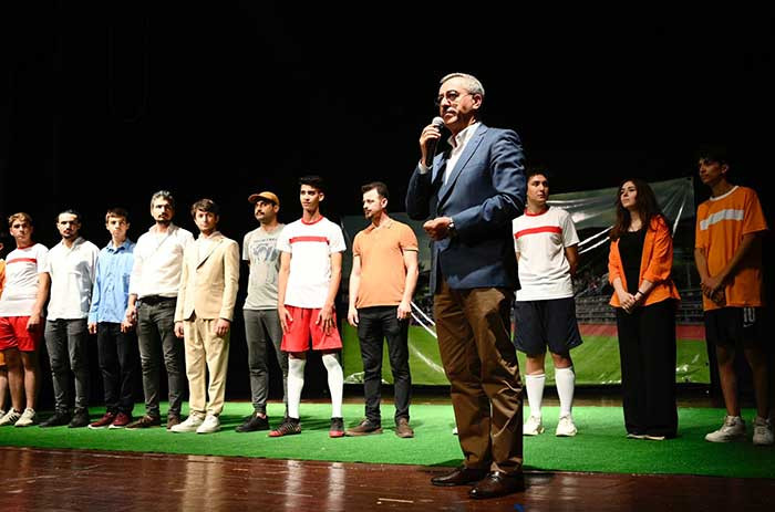 Dünya Mülteci Günü dolayısıyla tiyatro gösterisi düzenlendi