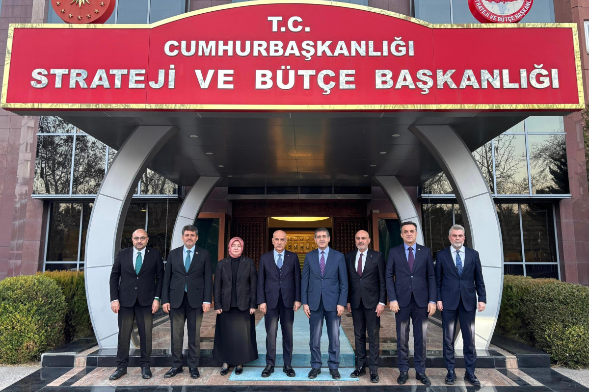 Kahramanmaraş Heyeti, Cumhurbaşkanlığı Strateji ve Bütçe Başkanı Şenel ile Bir Araya Geldi